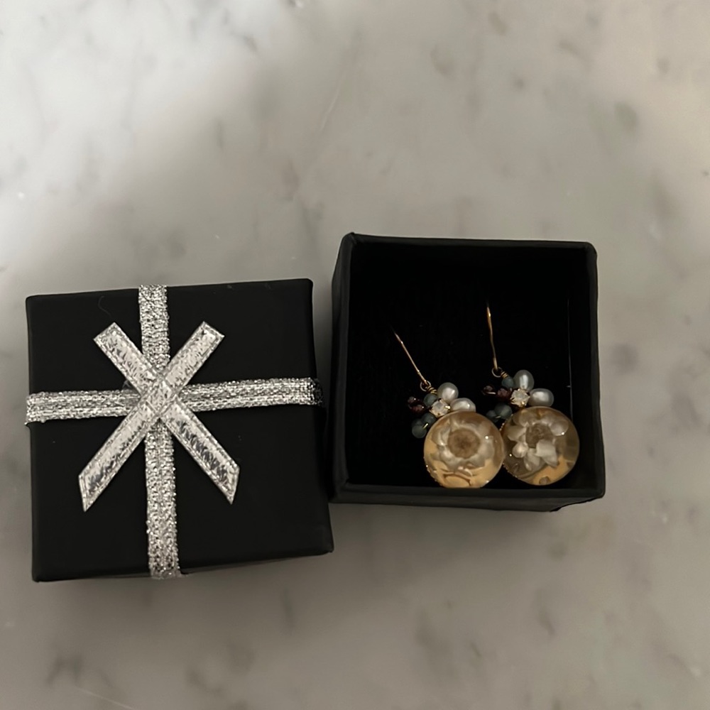 Flower earrings